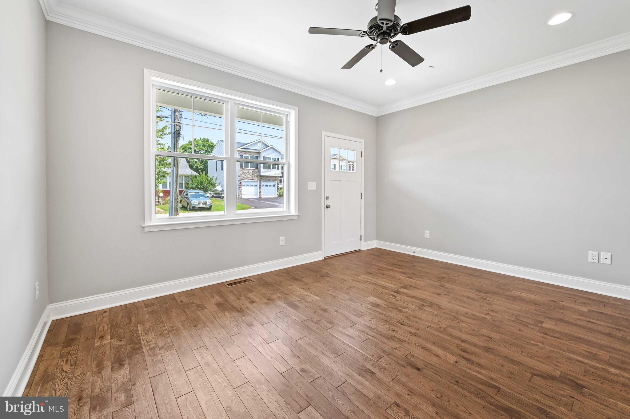 8518 Jenkins Road Pasadena, MD 21122 - Photo 2 of 38