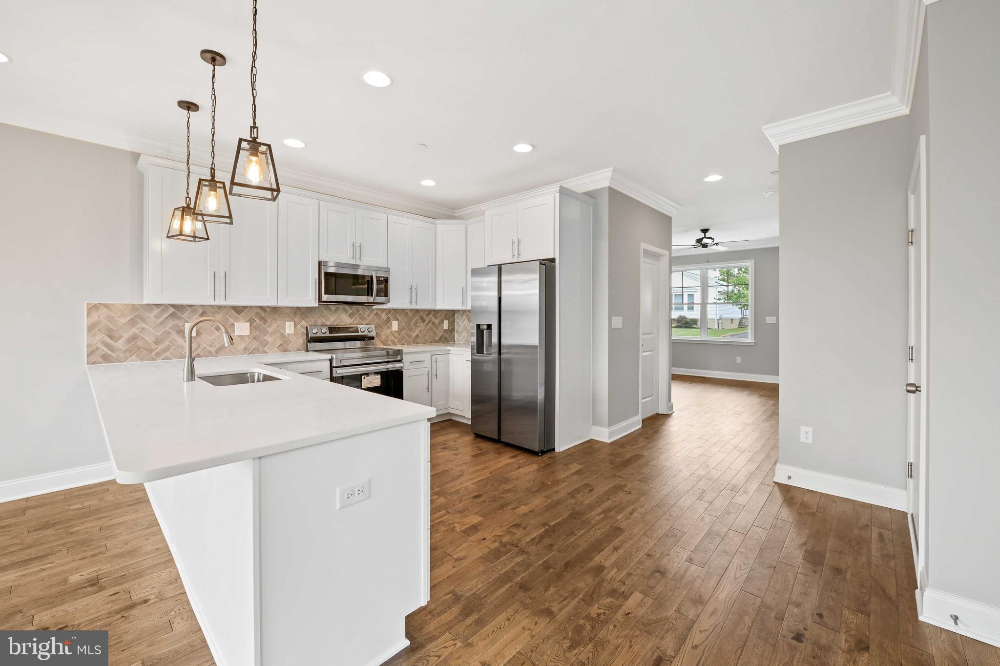 8518 Jenkins Road Pasadena, MD 21122 - Photo 5 of 38