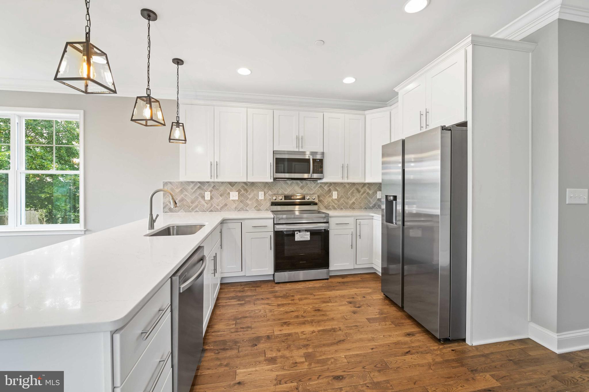 8518 Jenkins Road Pasadena, MD 21122 - Photo 6 of 38