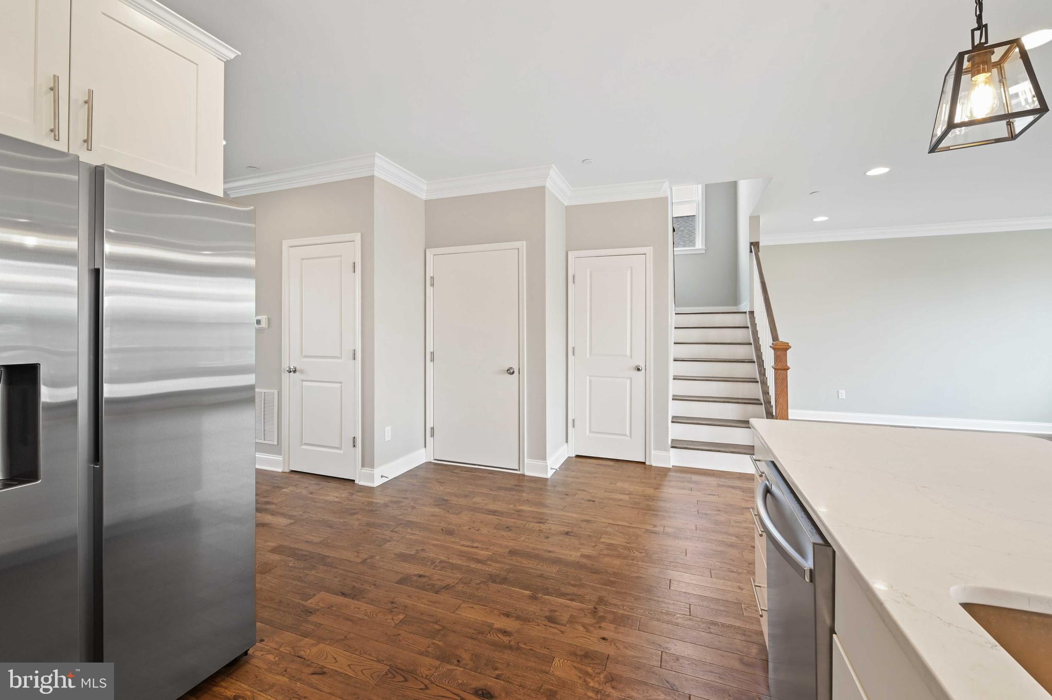 8518 Jenkins Road Pasadena, MD 21122 - Photo 7 of 38