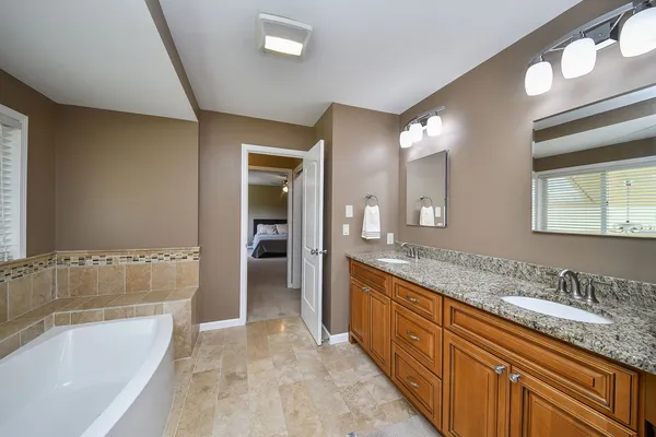 $599,900 | 40W983 Line Drive, Elburn, IL 60119