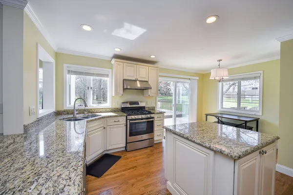 $599,900 | 40W983 Line Drive, Elburn, IL 60119
