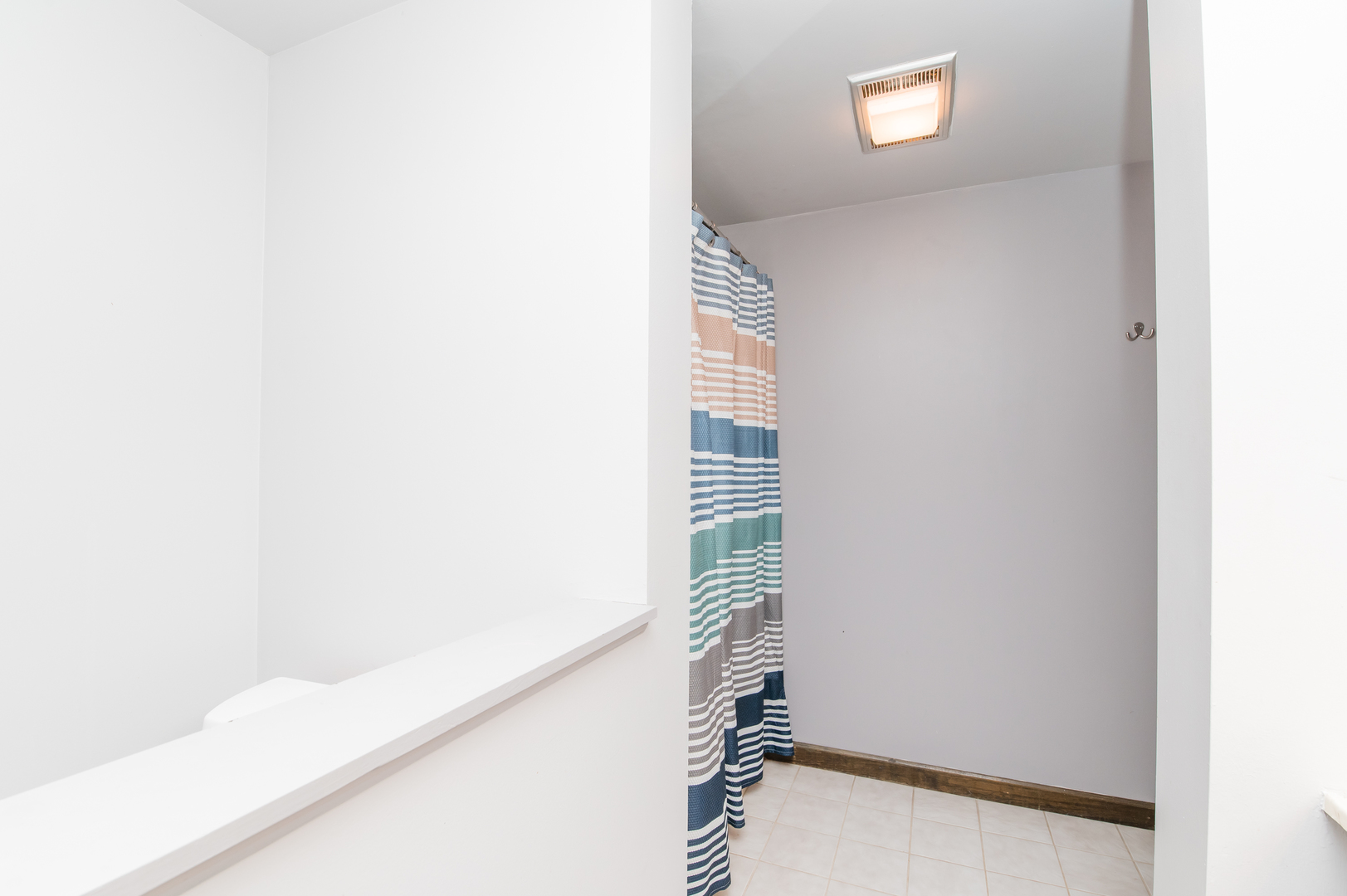 11-n060 Johnstoun Road Elgin, IL 60124 - Photo 39 of 44 a view of balcony