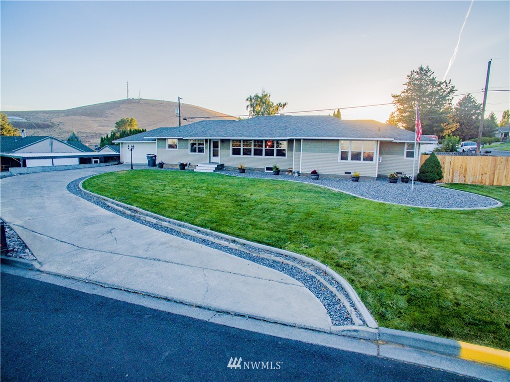 299 Columbia Road Ephrata, WA 98823 - Photo 1 of 22
