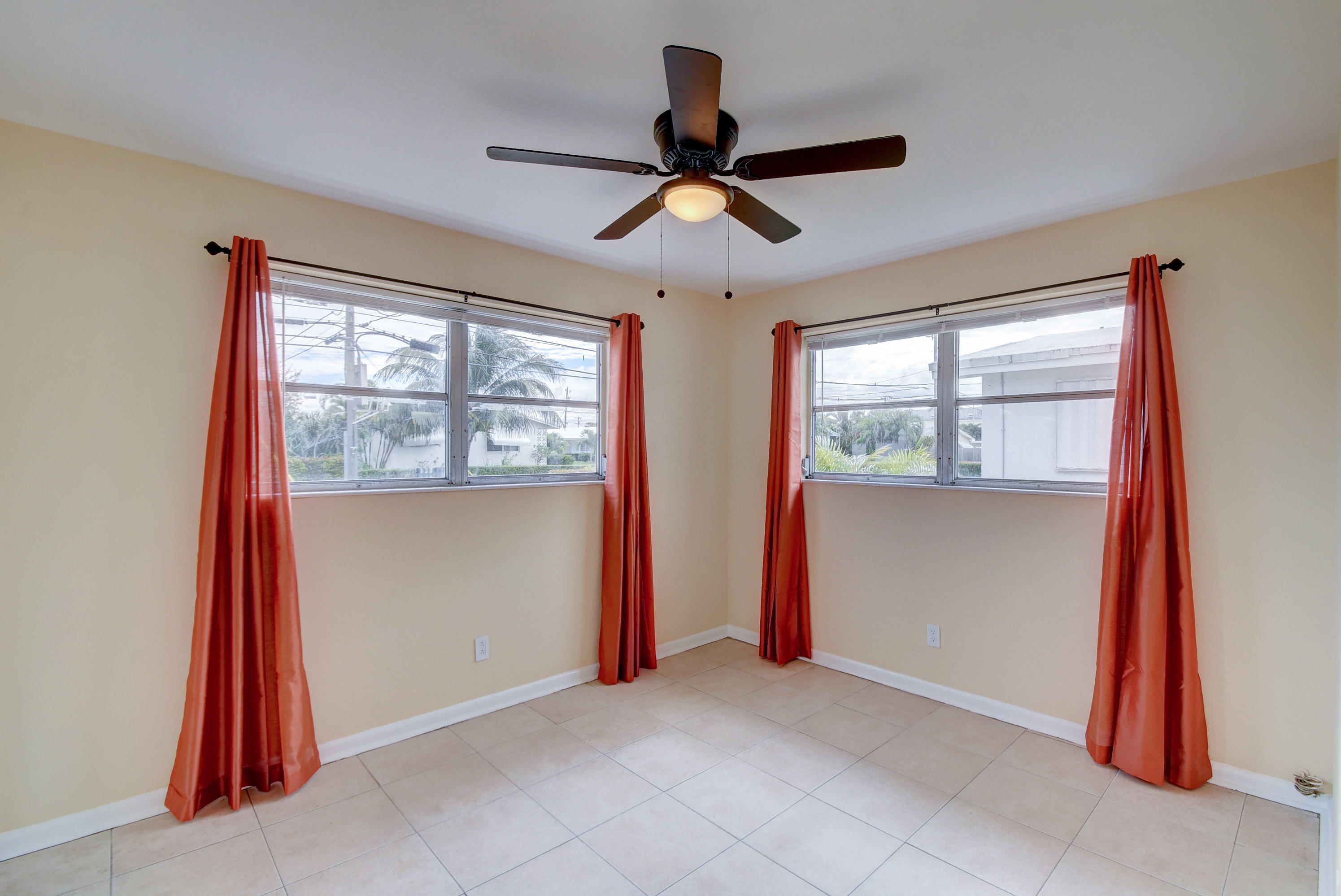 729 Ridge Road, Unit 1 Lantana, FL 33462 - Photo 8 of 18 LIGHT & BRIGHT