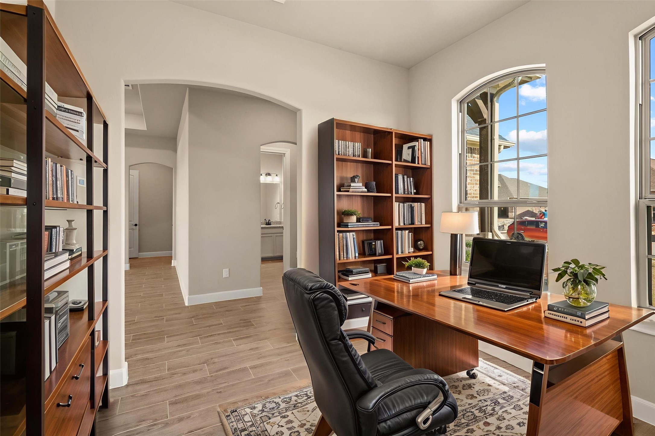 9510 Turnstone Drive Manvel, TX 77578 - Photo 5 of 19 The home office virtually staged so you can imagine the possibilities.
