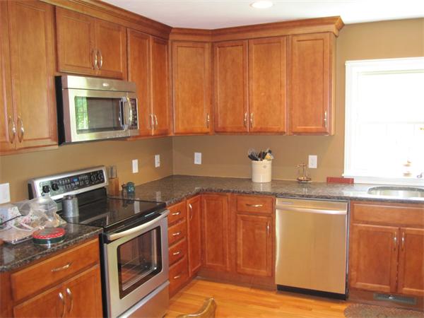 6 Ironstone Road Uxbridge, MA 01569 - Photo 3 of 25 Gallery Image 3