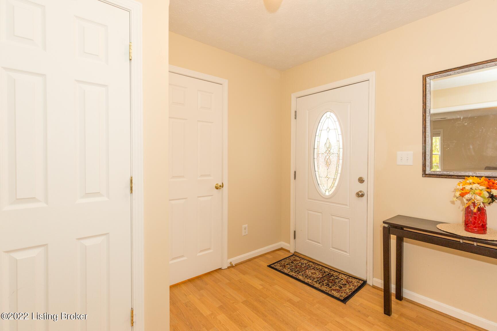 6911 Fernview Road Louisville, KY 40291 - Photo 4 of 40 6911 Fernview-5