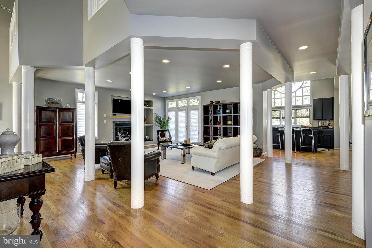 1447 Waterfront Road Reston, VA 20194 - Photo 5 of 29 Living Room