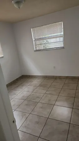 $1,900 | 2175 Northeast 169th Street, Unit 107, North Miami Beach, FL 33162