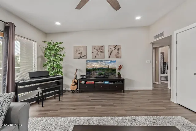 $1,700 | 6108 North 12th Place, Unit 6, Phoenix, AZ 85014