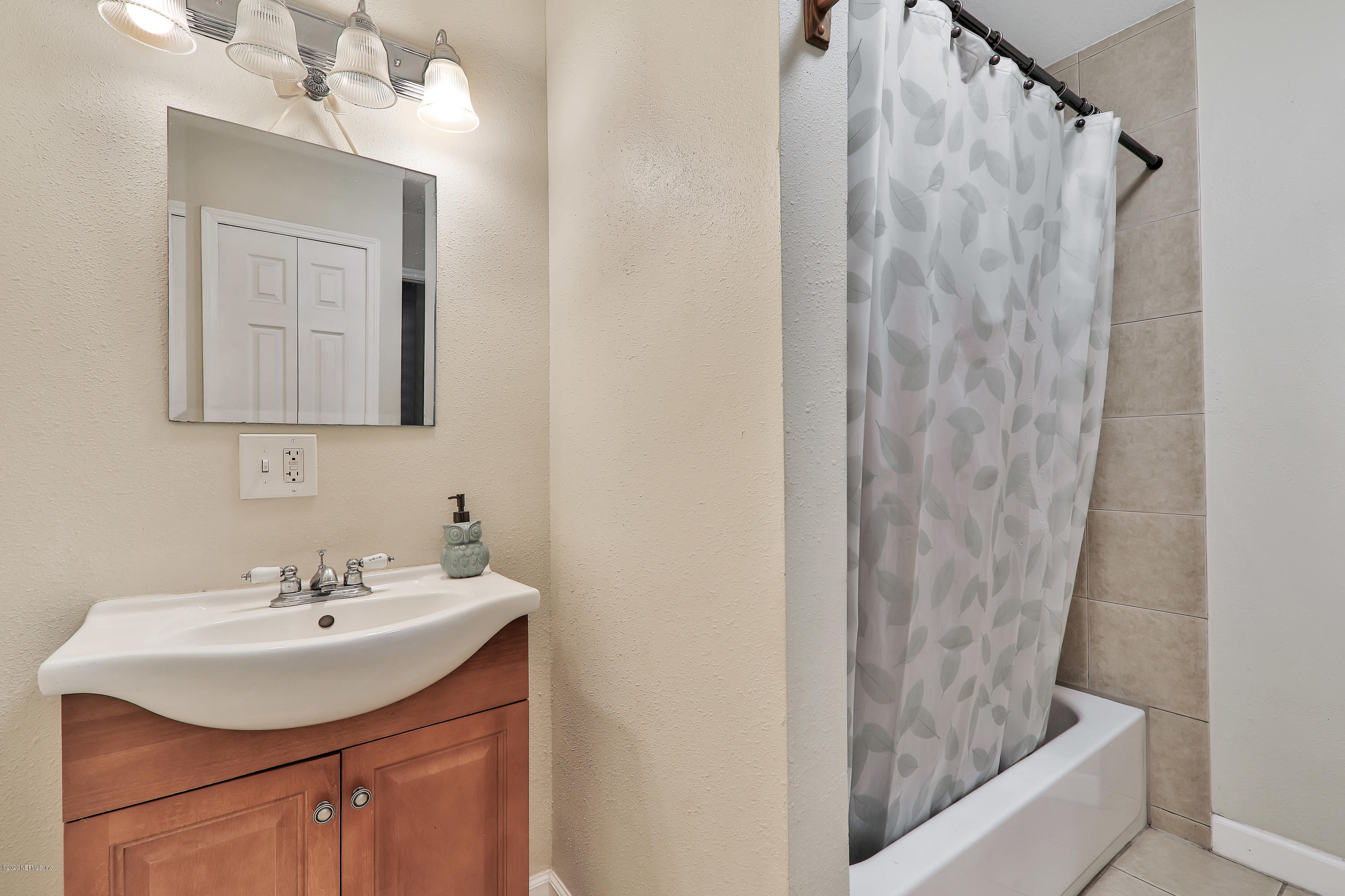 4250 Varner Road Jacksonville, FL 32210 - Photo 11 of 21 Main Bath