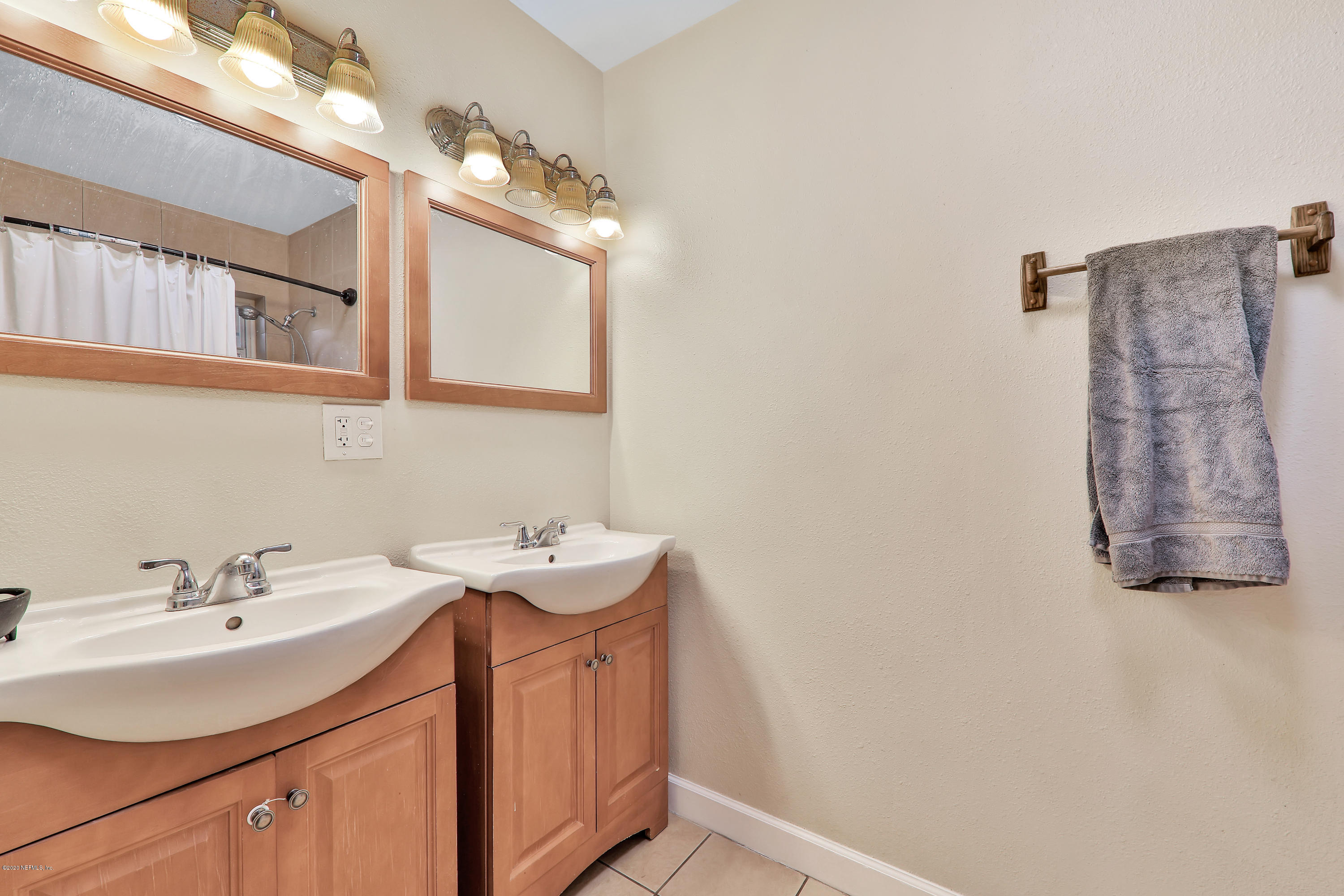 4250 Varner Road Jacksonville, FL 32210 - Photo 15 of 21 Master Vanities
