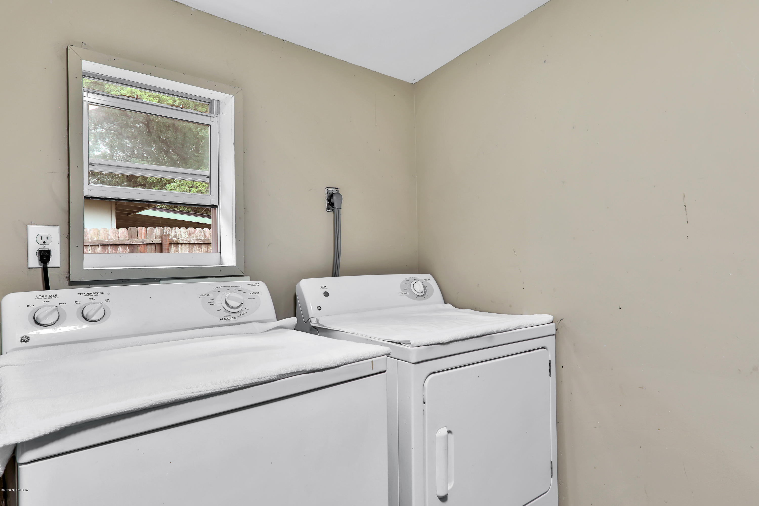 4250 Varner Road Jacksonville, FL 32210 - Photo 17 of 21 Laundry Room