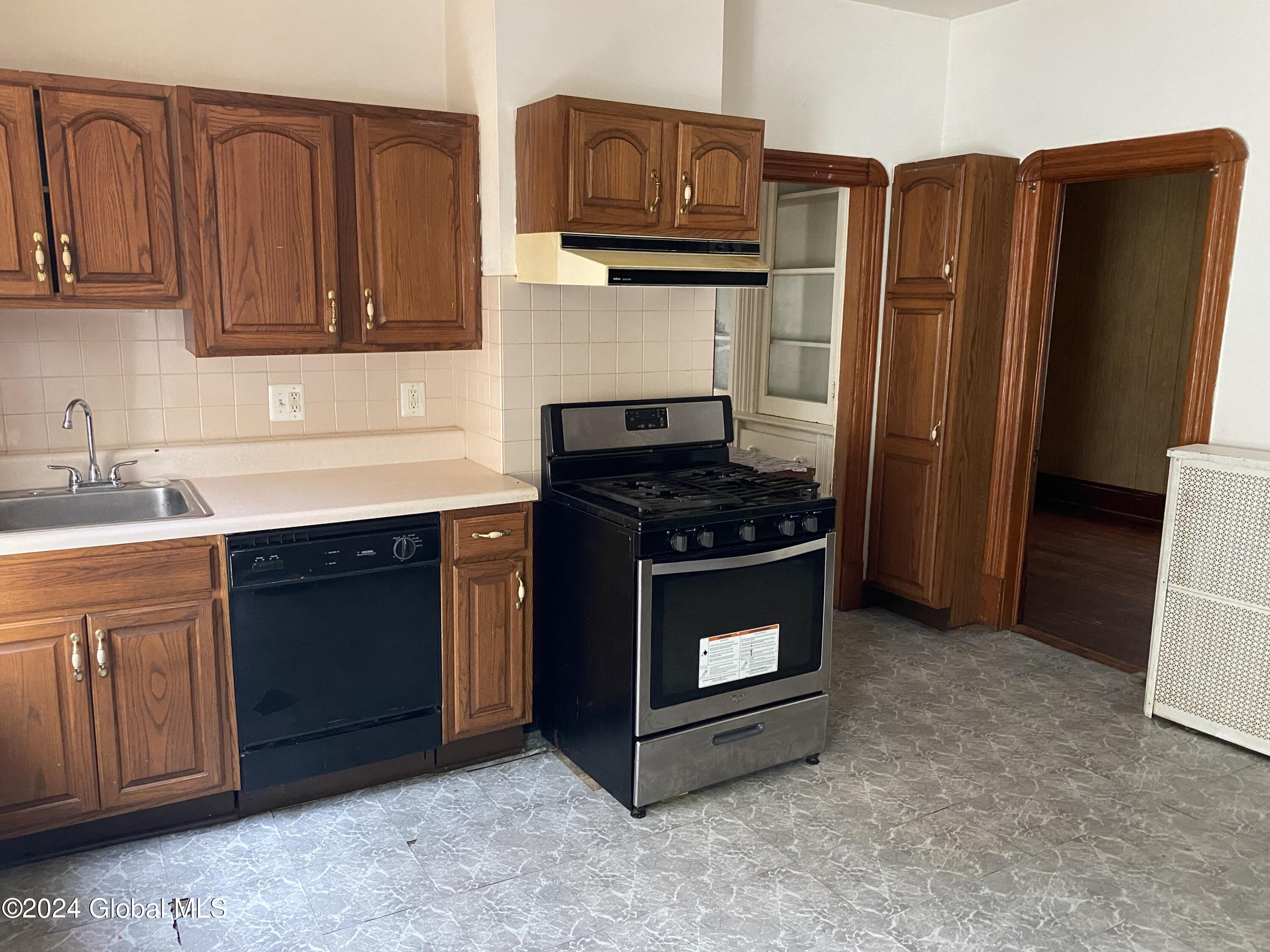 809 Grant Avenue Schenectady, NY 12307 - Photo 17 of 24 IMG_5898