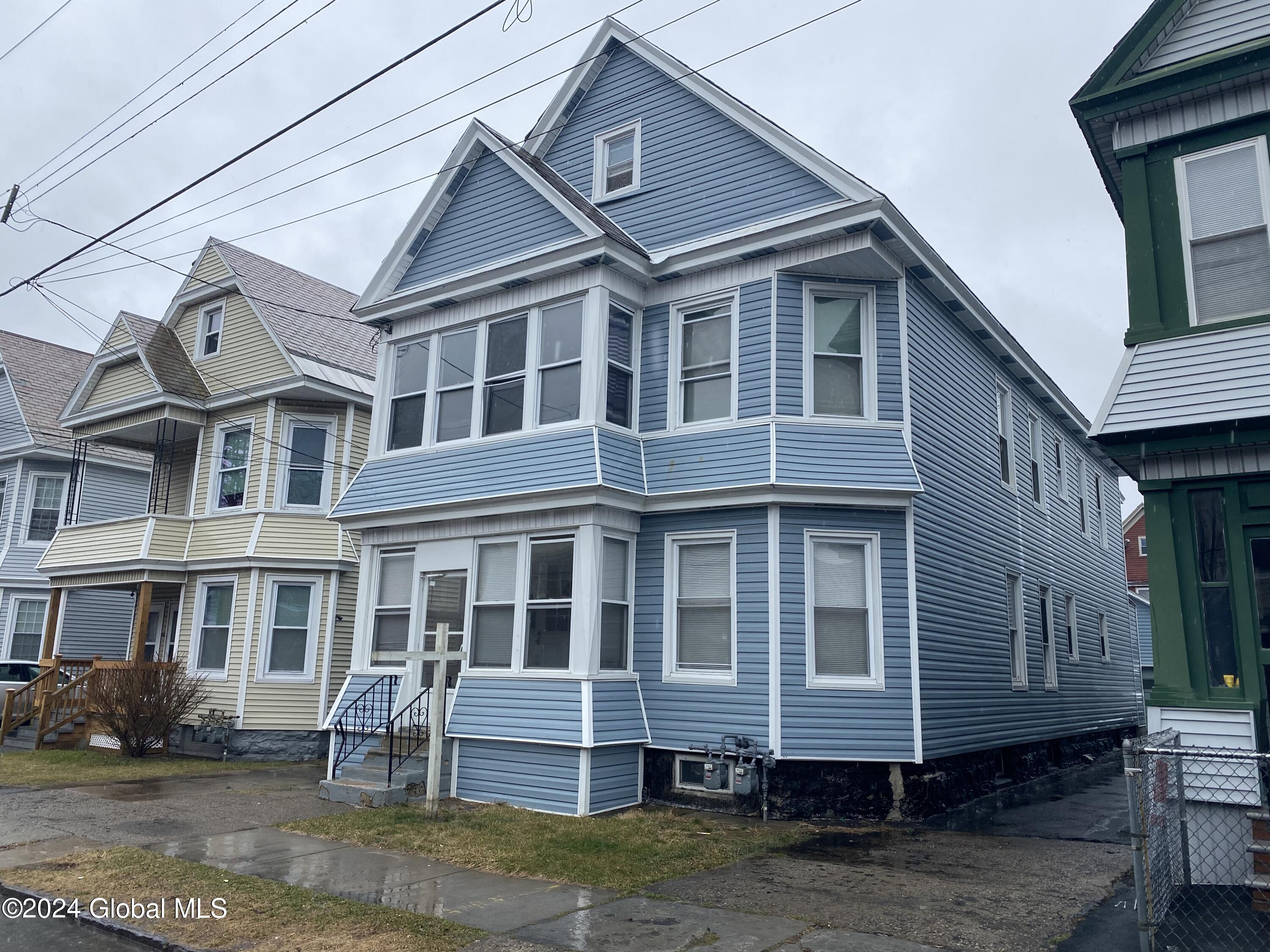 809 Grant Avenue Schenectady, NY 12307 - Photo 2 of 24 IMG_9088