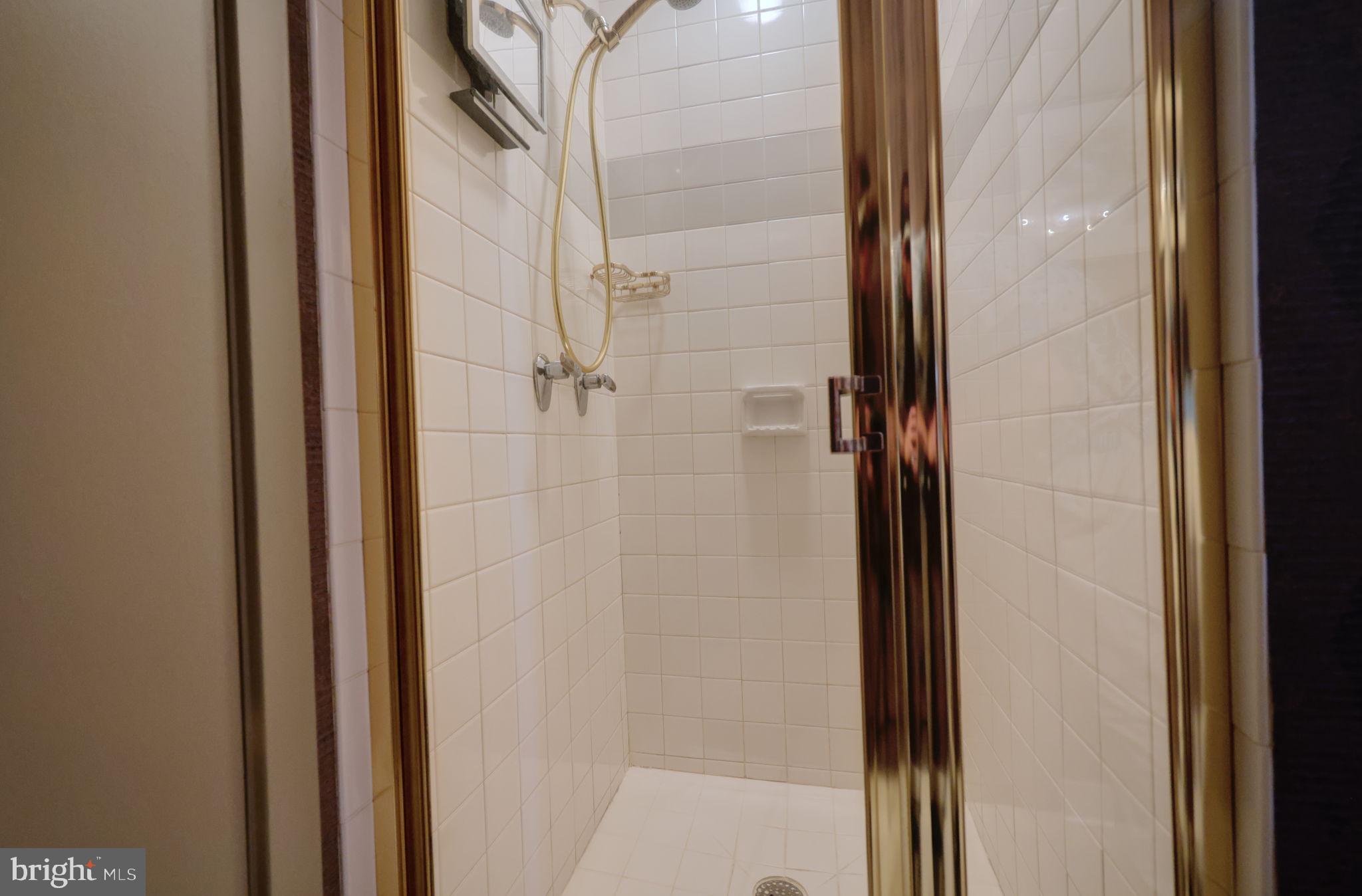 1410 Cedar Avenue McLean, VA 22101 - Photo 19 of 61 a view of a bathroom