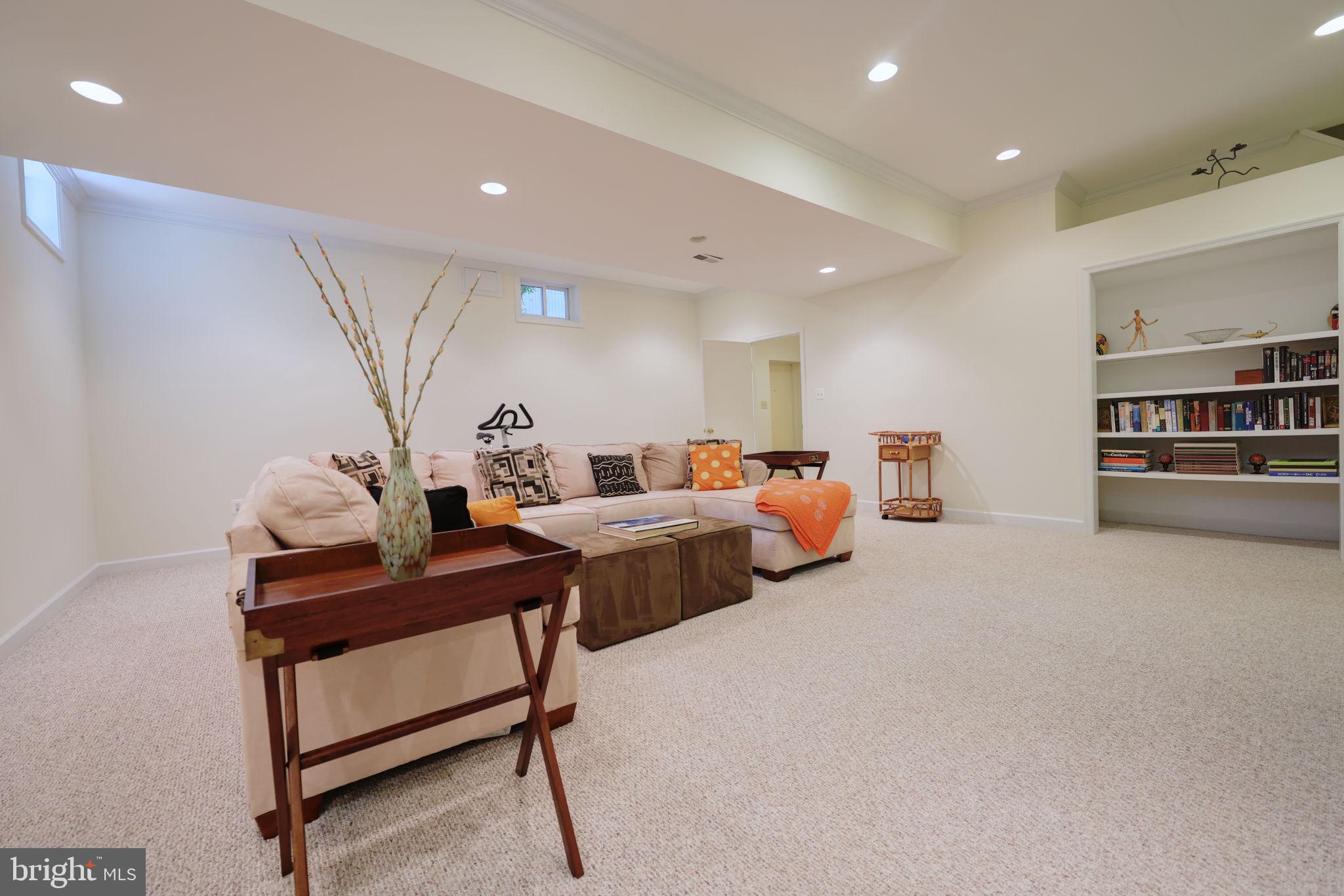 1410 Cedar Avenue McLean, VA 22101 - Photo 30 of 61 a living room with furniture and a couch