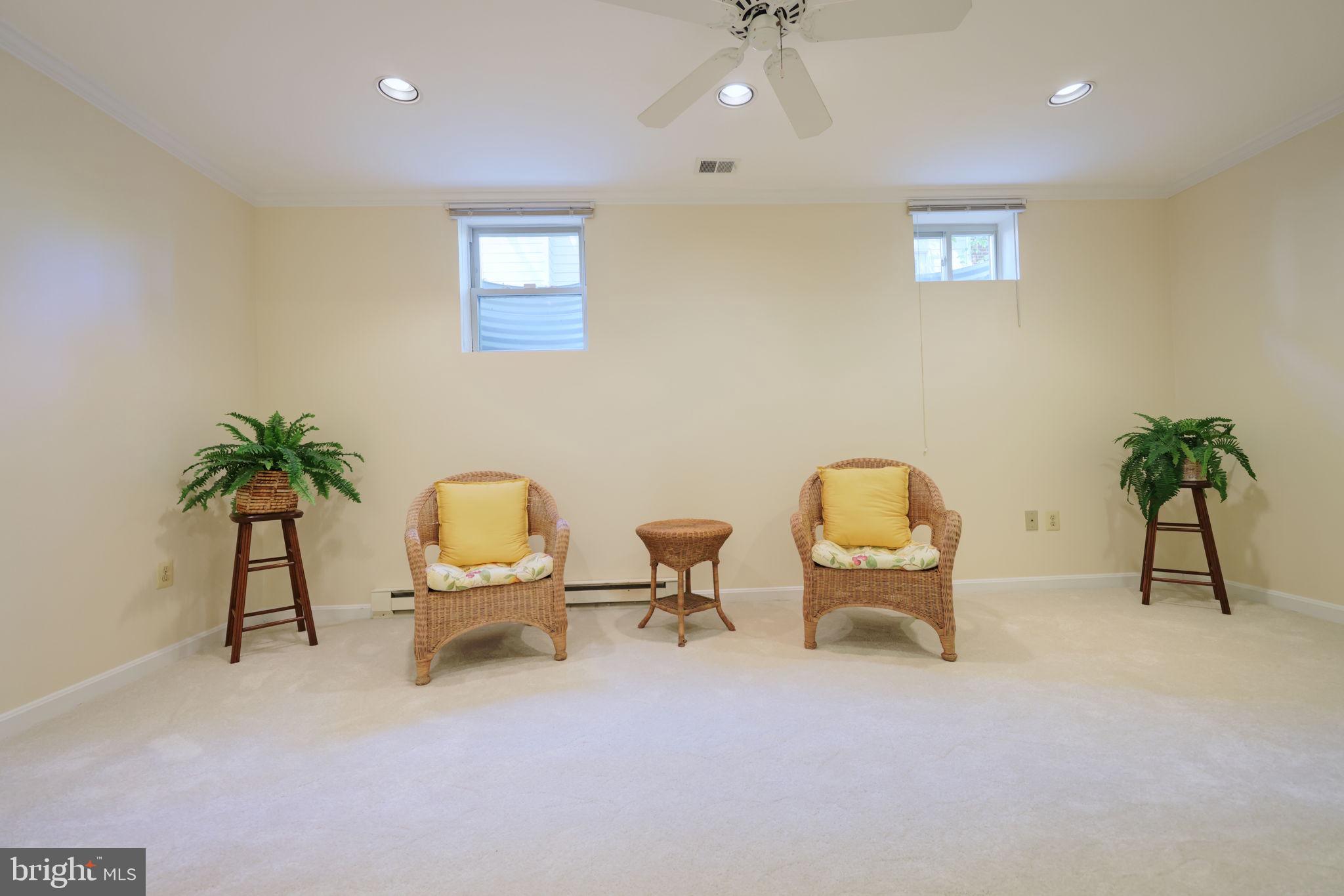 1410 Cedar Avenue McLean, VA 22101 - Photo 38 of 61 a living room with furniture