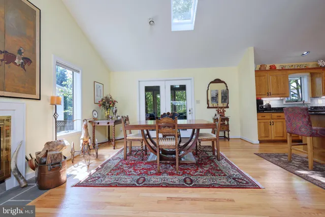 a view of a livingroom and dining room