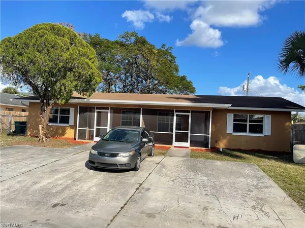 $1,800 | 2036 41st Street Southwest, Unit B, Naples, FL 34116