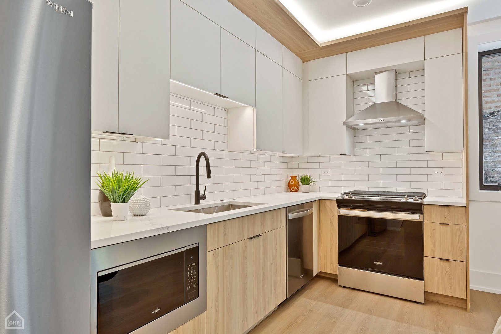 Undisclosed Address Chicago, IL 60657 - Photo 6 of 31