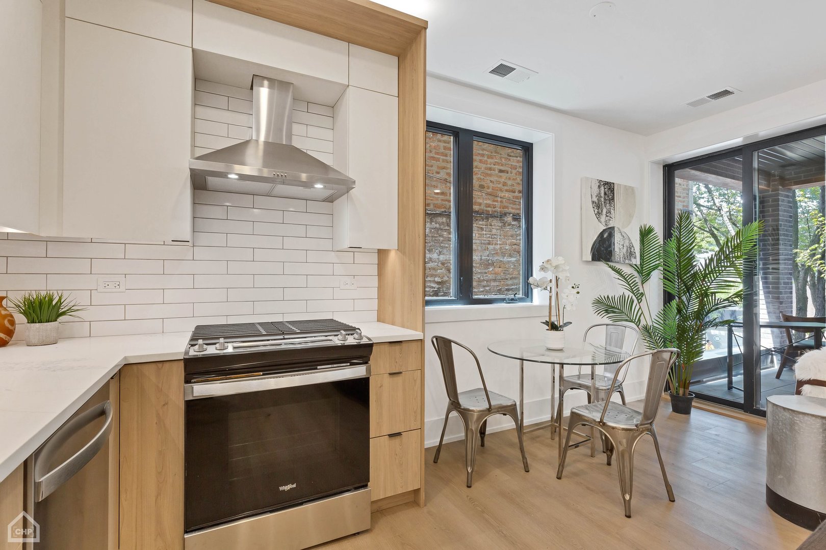 Undisclosed Address Chicago, IL 60657 - Photo 7 of 31