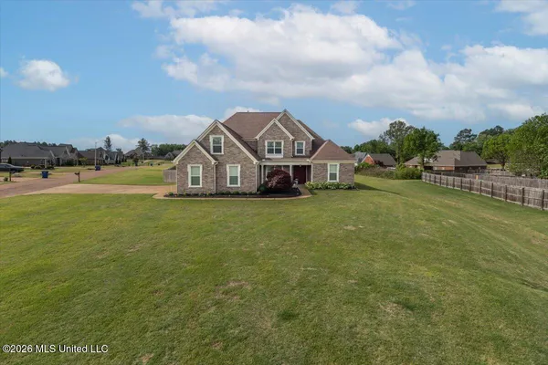$614,900 | 5345 East Pointe Drive, Southaven, MS 38672