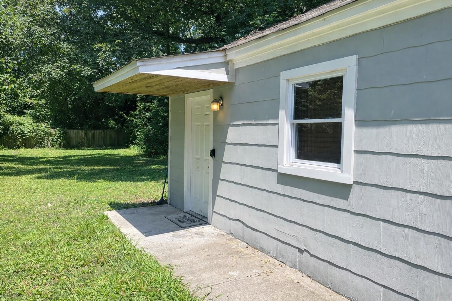 699 Shotwell Street Memphis, TN 38111 - Photo 8 of 33 Property entrance