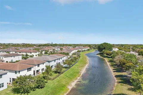 $709,900 | 4204 Veleiros Avenue, Deerfield Beach, FL 33064