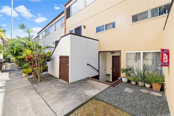 $3,500 | 98-400 Koauka Loop, Unit 416, Aiea, HI 96701