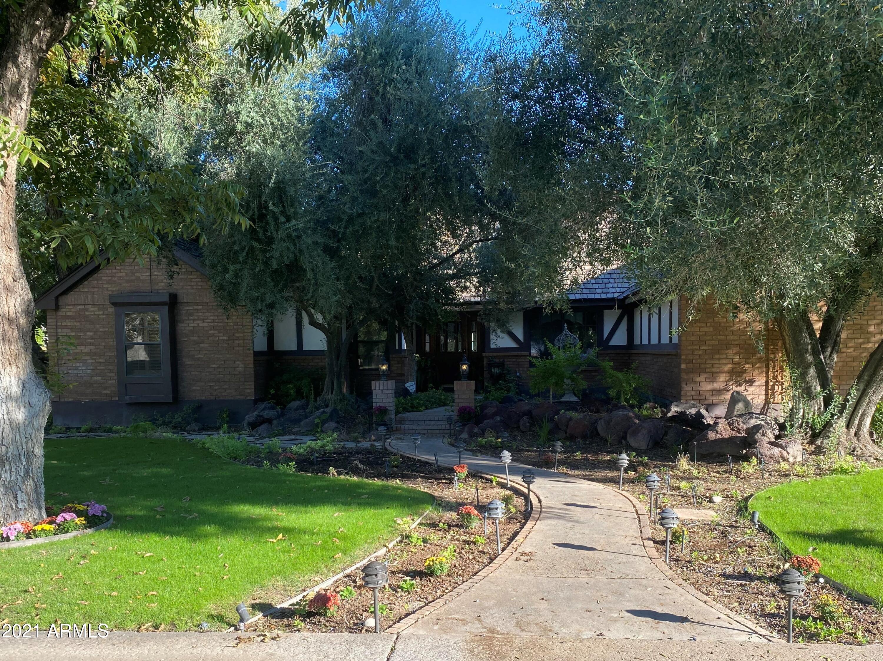145 North Riata Street Gilbert, AZ 85234 - Photo 2 of 62 Front Walkway