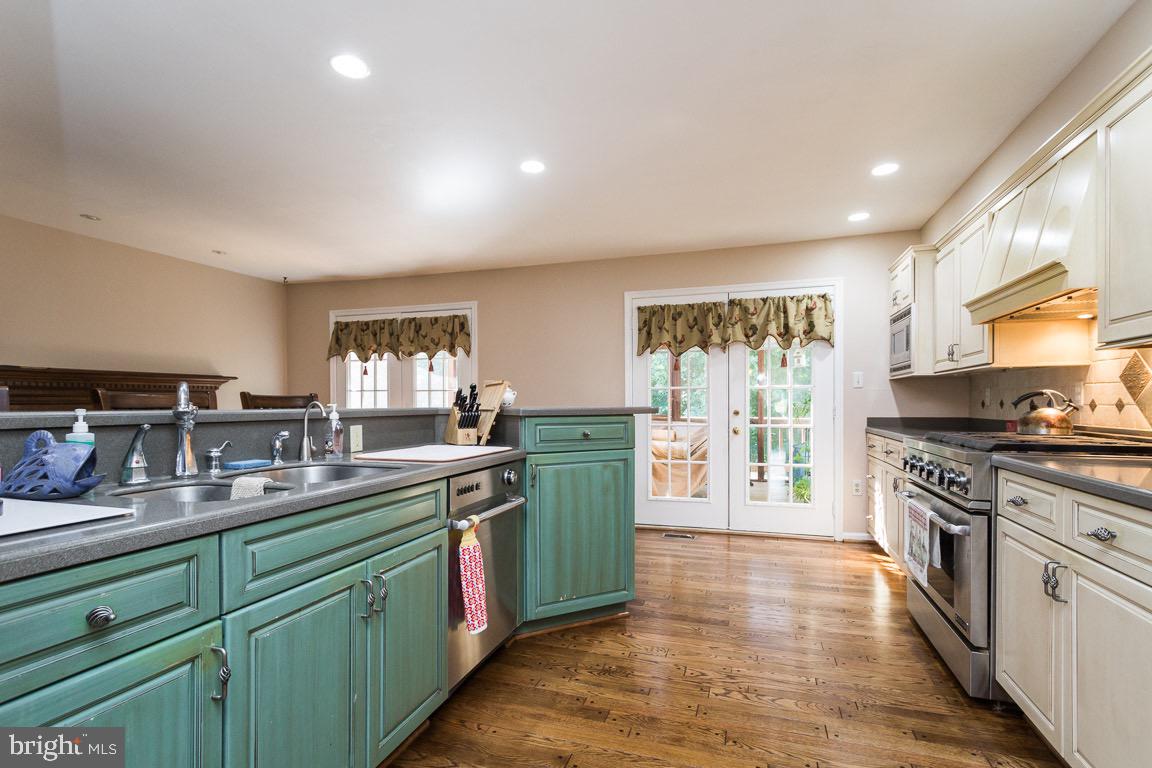 7722 Modisto Lane Springfield, VA 22153 - Photo 16 of 40 Gallery Image 16