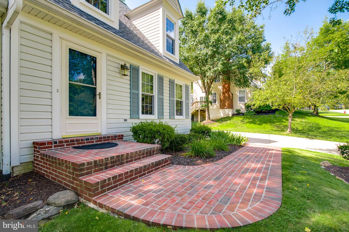 7722 Modisto Lane Springfield, VA 22153 - Photo 4 of 40 Gallery Image 4