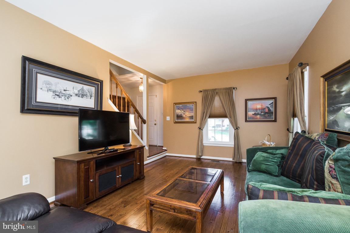7722 Modisto Lane Springfield, VA 22153 - Photo 7 of 40 Gallery Image 7