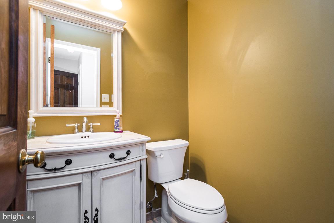 7722 Modisto Lane Springfield, VA 22153 - Photo 8 of 40 Gallery Image 8
