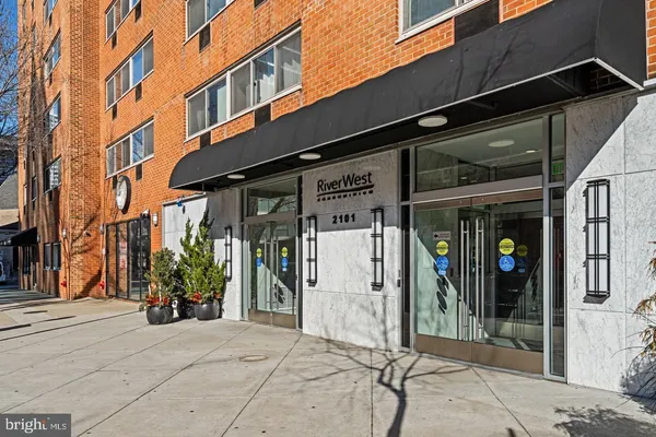 $1,550 | 2101-17 Chestnut Street, Unit 1811, Philadelphia, PA 19103