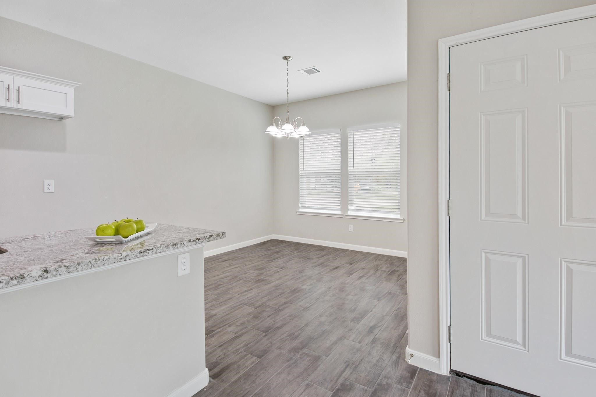 5911 Westover Street Houston, TX 77033 - Photo 4 of 21