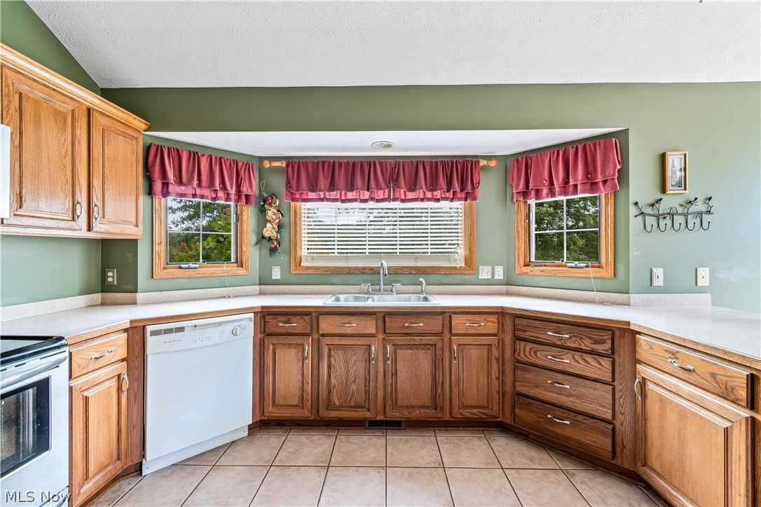 8956 Guilford Road Seville, OH 44273 - Photo 10 of 30 Gallery Image 10