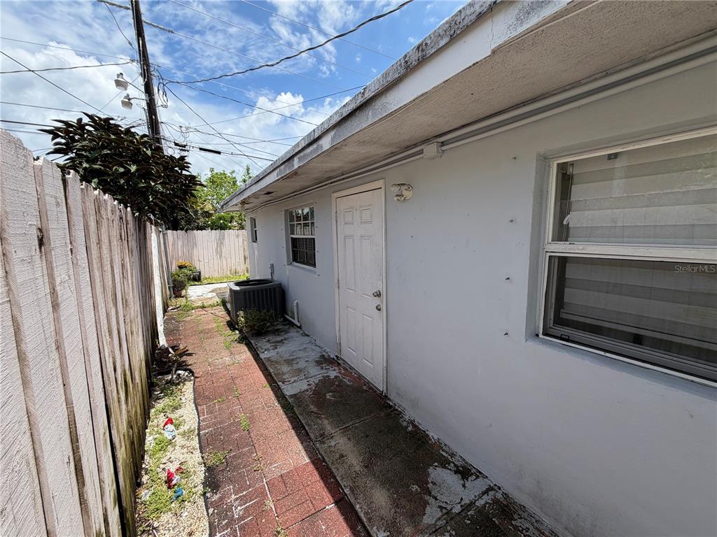 18615 Southwest 98th Avenue Miami, FL 33157 - Photo 33 of 44