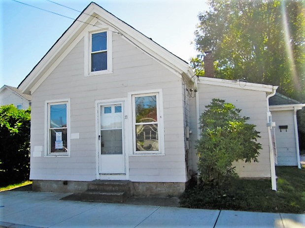71 Oak Street Westerly, RI 02891 - Photo 3 of 22 Gallery Image 3