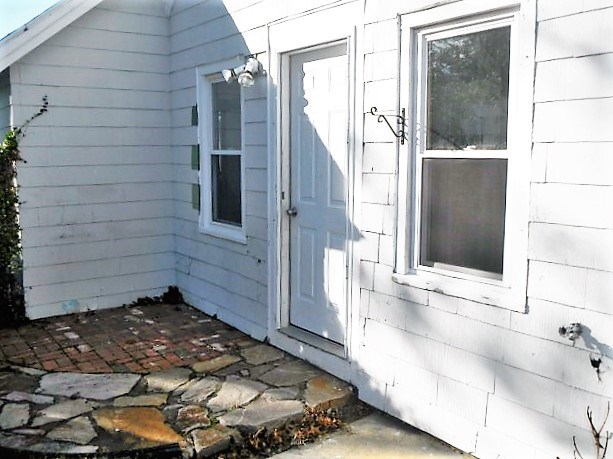 71 Oak Street Westerly, RI 02891 - Photo 6 of 22 Gallery Image 6