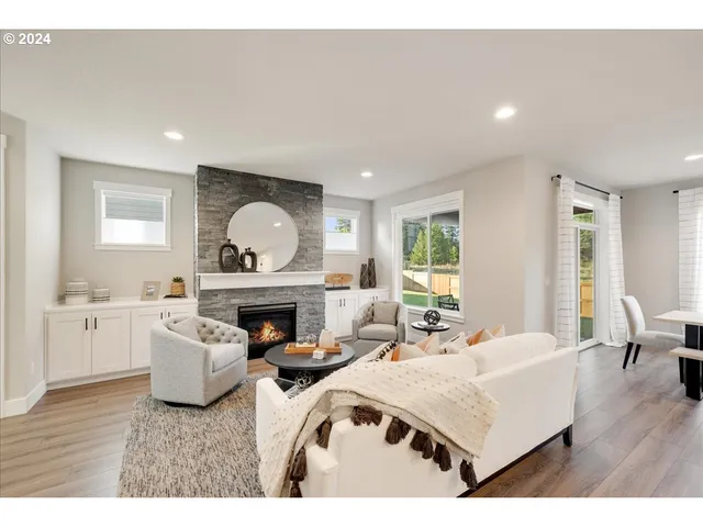 $613,388 | 1555 Young Street, Lafayette, OR 97127