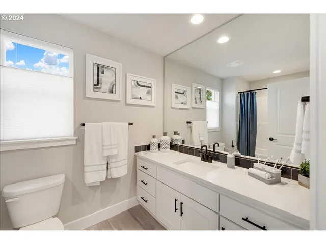 $613,388 | 1555 Young Street, Lafayette, OR 97127