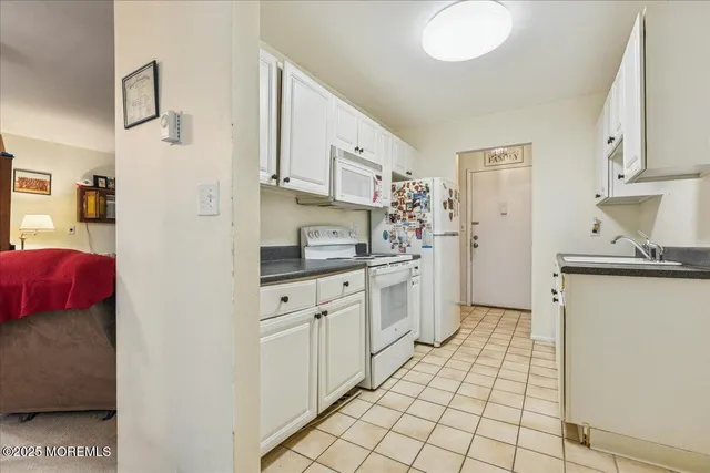 $250,000 | 93 Arrowood Road, Unit G, Manalapan, NJ 07726