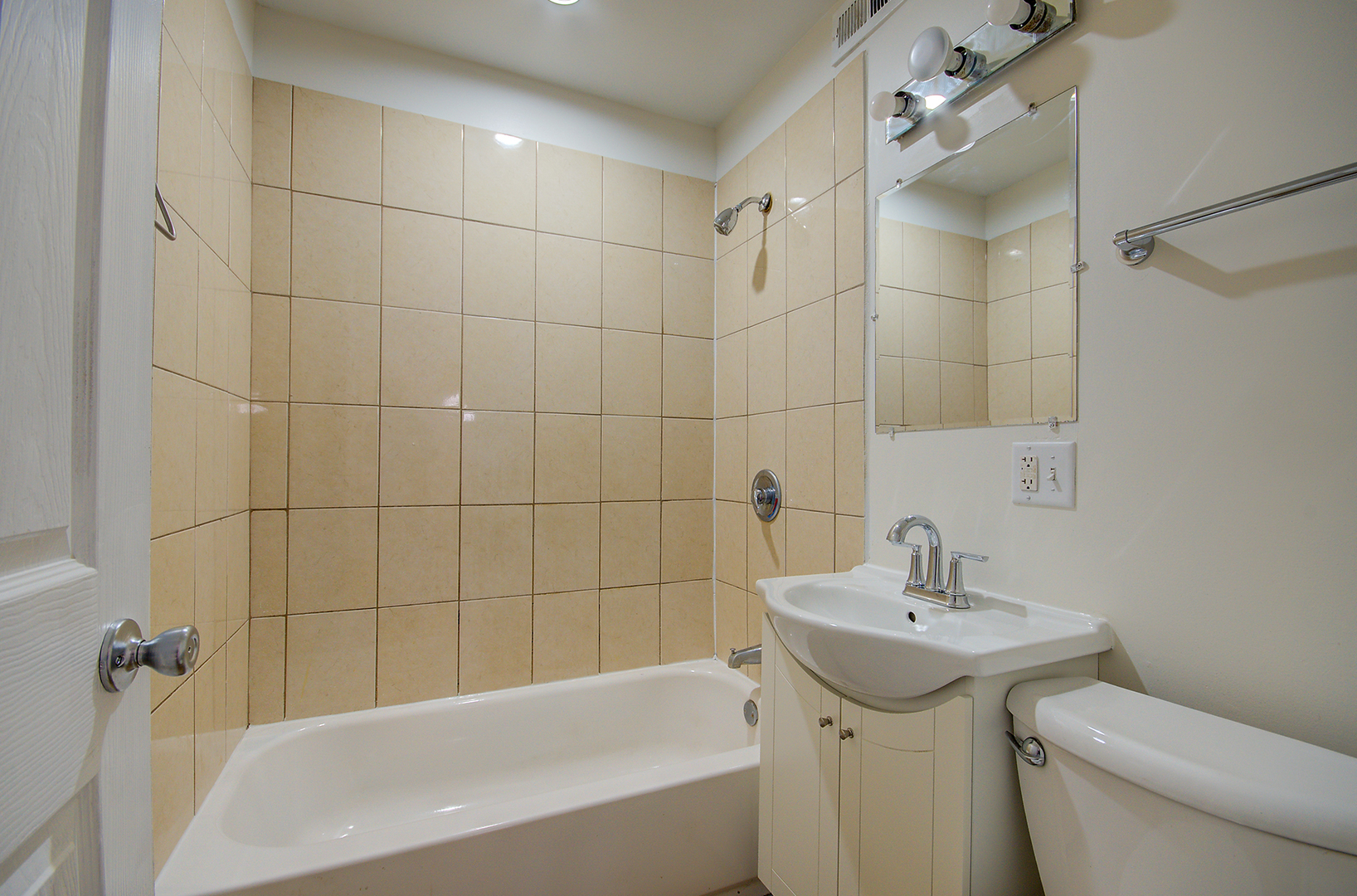 1815 Wilcox Street Crest Hill, IL 60403 - Photo 11 of 17