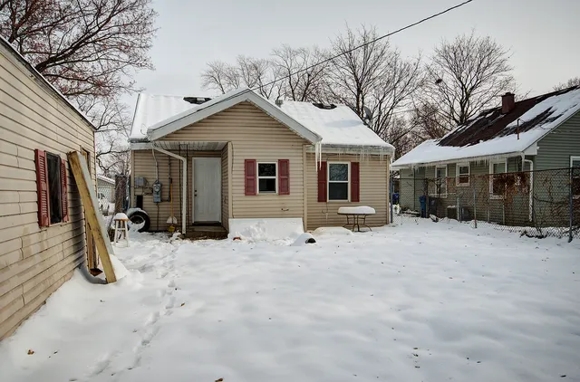 $1,750 | 1815 Wilcox Street, Crest Hill, IL 60403