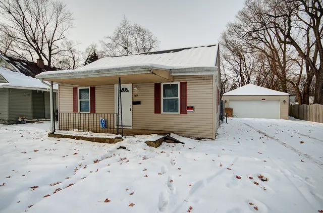 $1,750 | 1815 Wilcox Street, Crest Hill, IL 60403