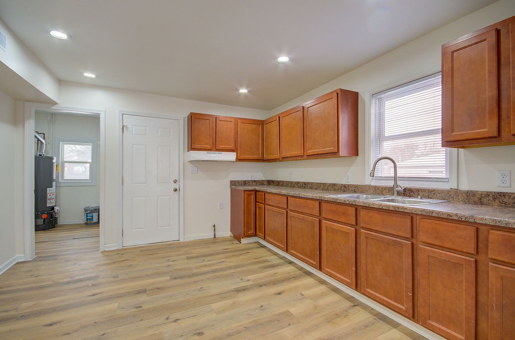 1815 Wilcox Street Crest Hill, IL 60403 - Photo 4 of 17