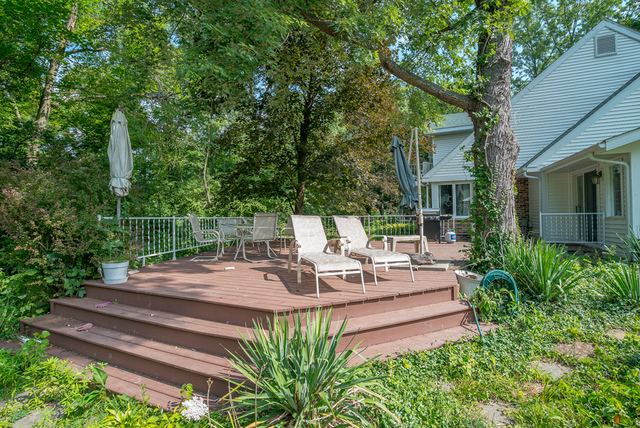 3030 North Jugtown Road Morris, IL 60450 - Photo 27 of 35 a view of a chair and table in backyard of the house